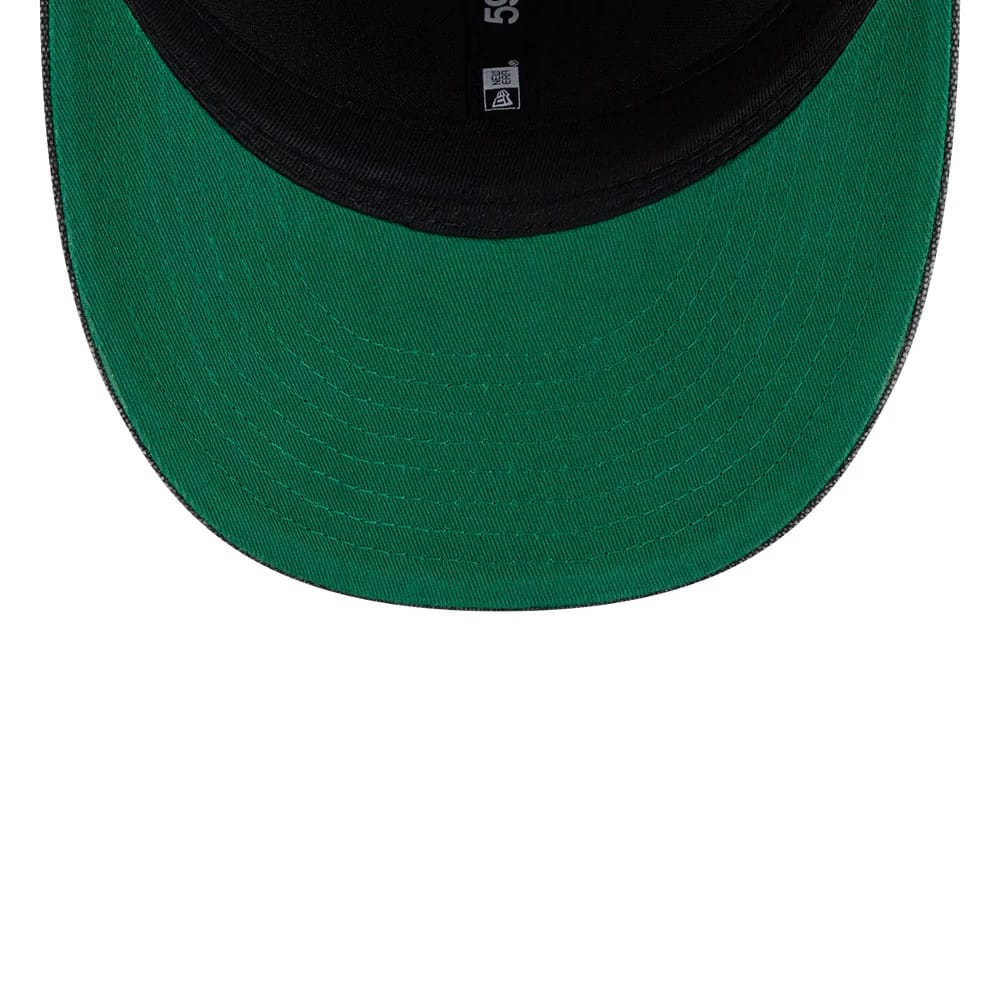Pictured is this NBA Hardwood Classic Chicago Bulls 59FIFTY Fitted cap in black. 2