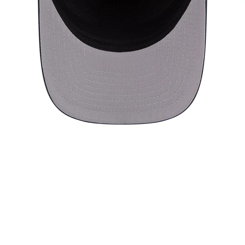 Pictured is this MLB Grained New York Yankees 9FIFTY A-Frame Snapback cap in navy. 2