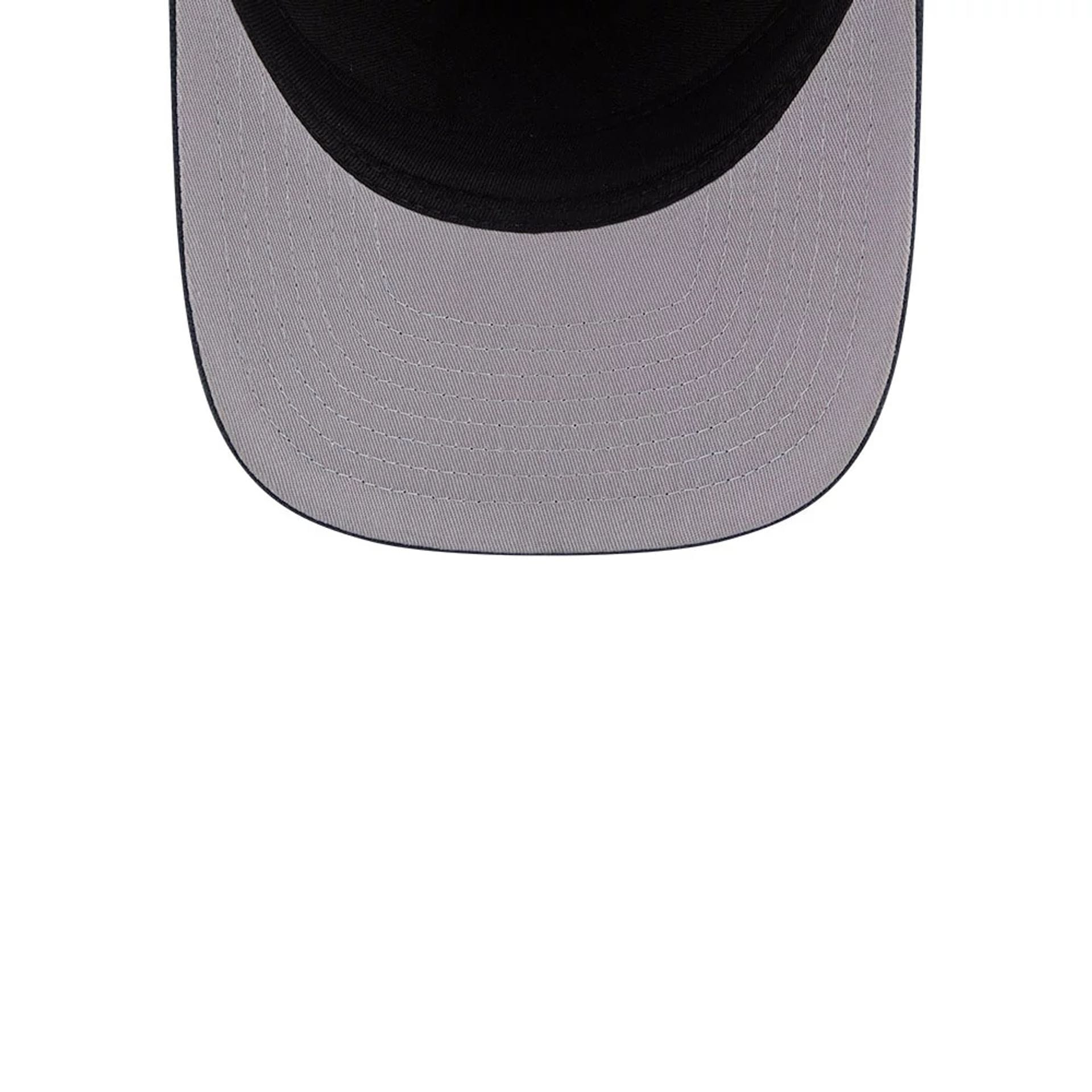 Pictured is this MLB Grained New York Yankees 9FIFTY A-Frame Snapback cap in navy. 2