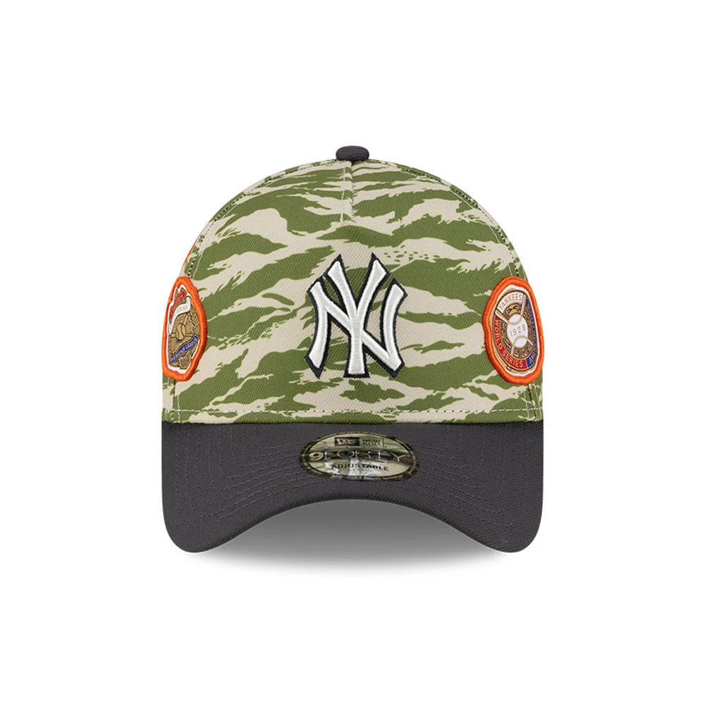Pictured is this MLB Tiger Camo New York Yankees 9FORTY A-Frame cap in Green. 3
