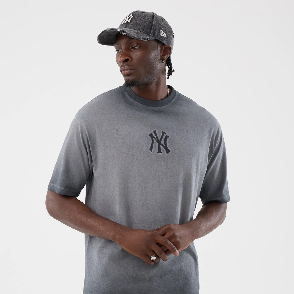 The model is wearing this MLB Washed Logo New York Yankees T-Shirt in black. 3