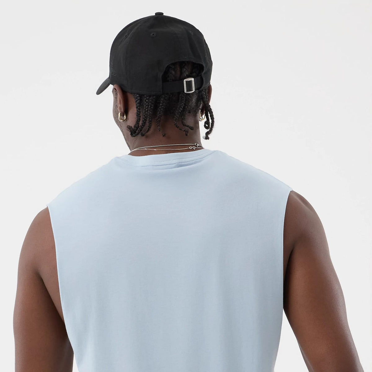 The model is wearing this NBA League Essential LA Lakers Vest in pastel blue. 7