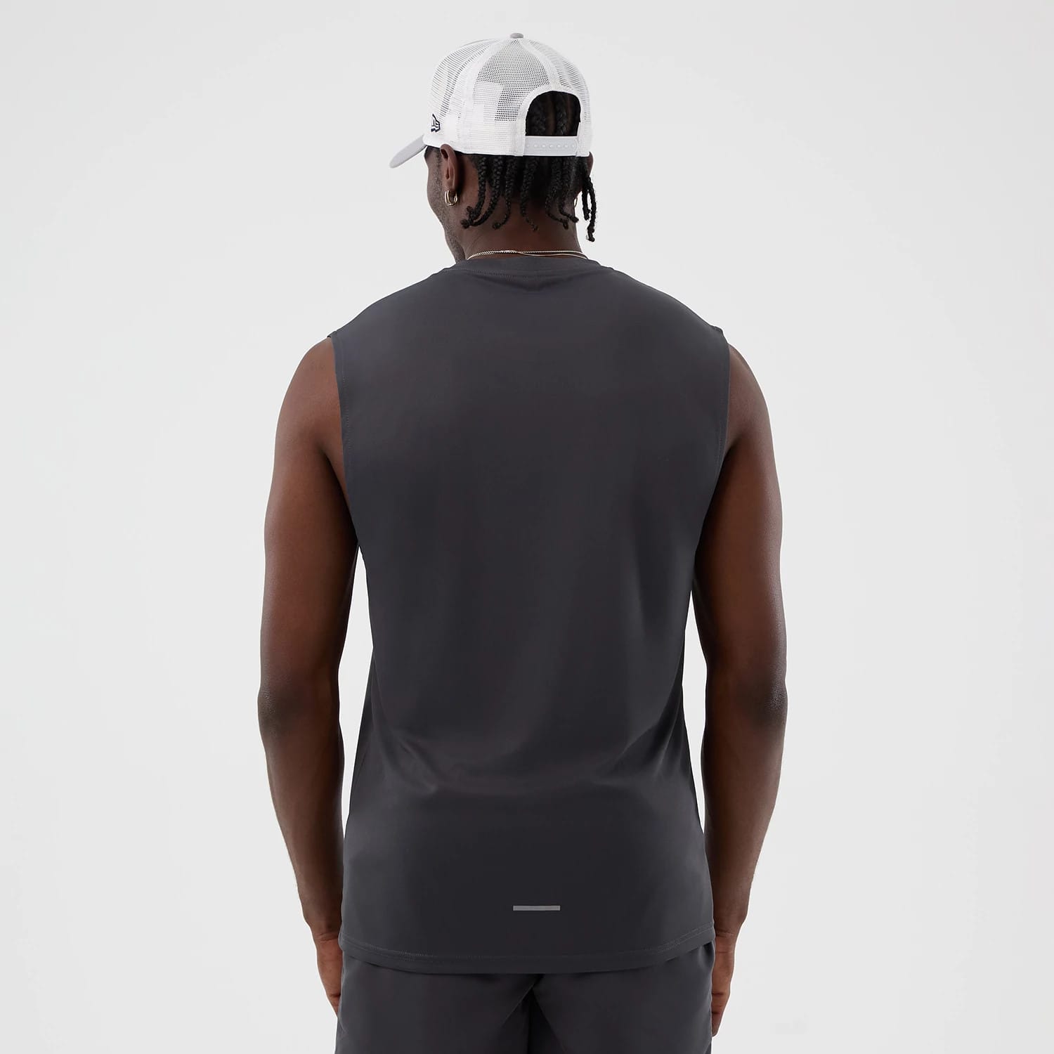 The model is wearing this MLB Core Plus New York Yankees Vest in dark grey. 2