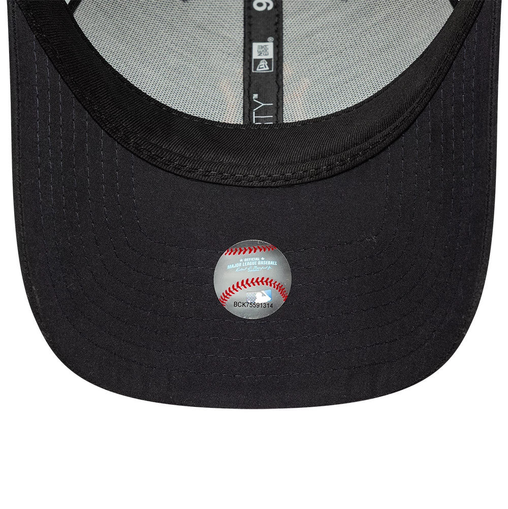 Pictured is this MLB Homefield New York Yankees 9FORTY Trucker cap in Black. 5