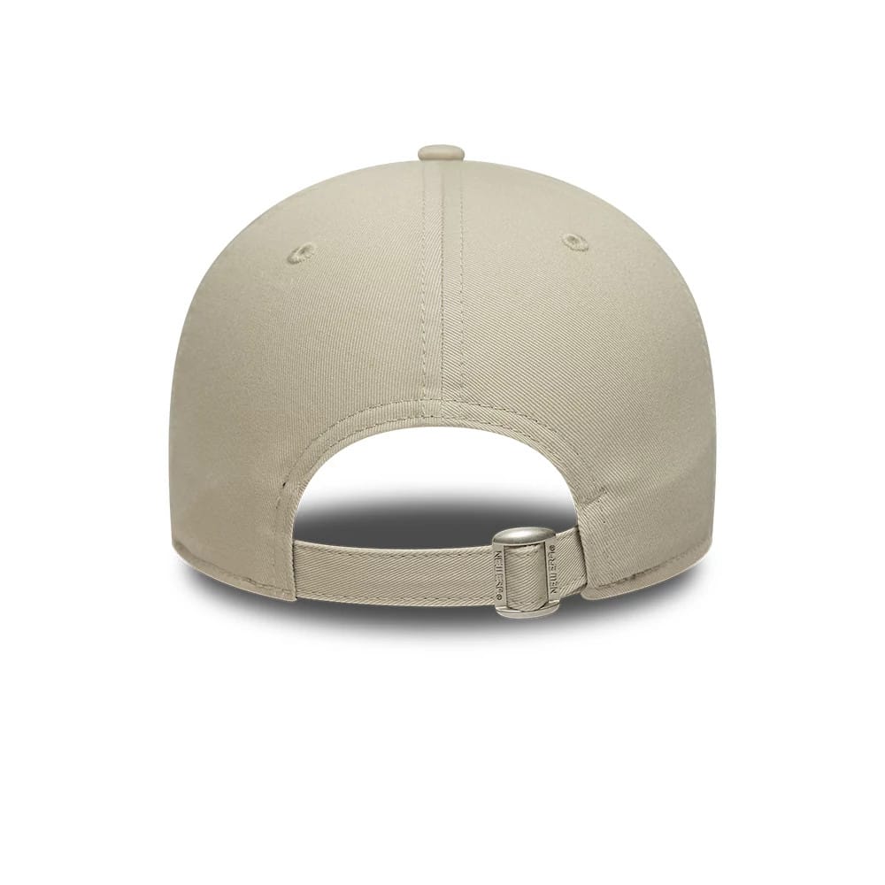Pictured is this NBA Team Outline LA Lakers 9FORTY cap in Cream. 4