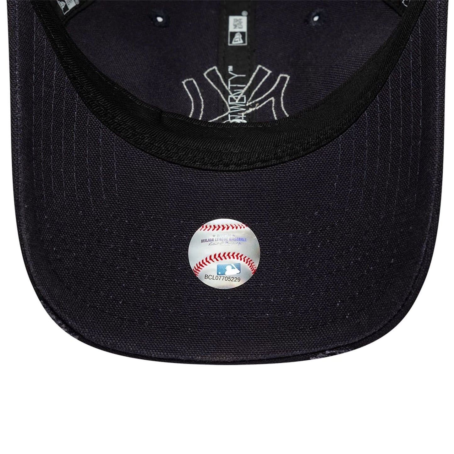 Pictured is this Womens MLB New York Yankees 9TWENTY Trucker cap in navy. 5