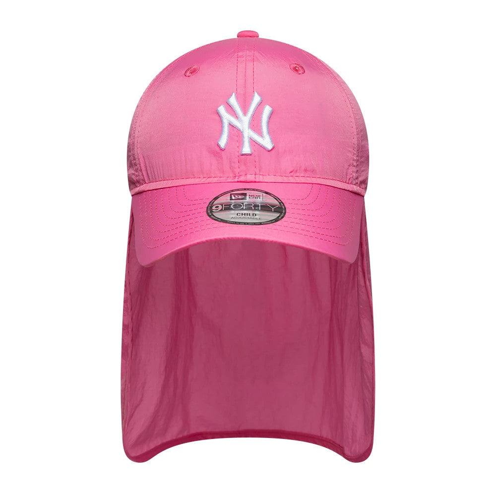 New York Yankees Child MLB Sun Shield Pink New Era 9FORTY Adjustable Cap, front view showing raised white embroidered NY logo on the centre front panel, with a pink sun shield extending from the back and a 9FORTY size sticker on the curved visor.