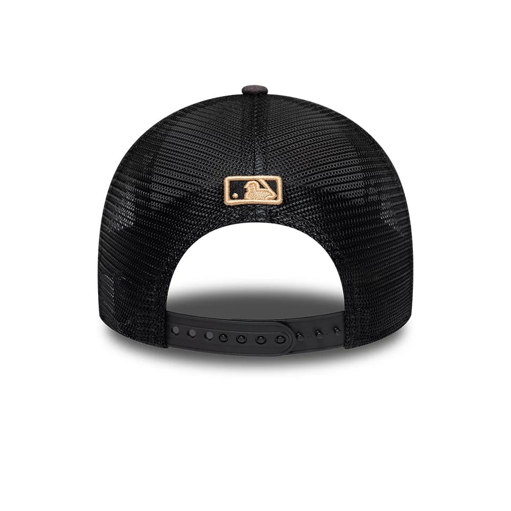 Pictured is this MLB Wordmark New York Yankees 9FORTY M-Crown cap in Woodland Camo. 4