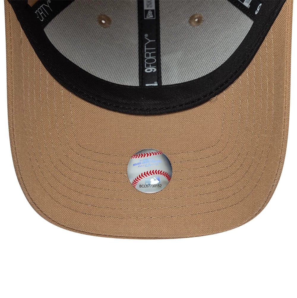 Pictured is this Womens MLB Linen LA Dodgers 9FORTY cap in Dark Beige. 5