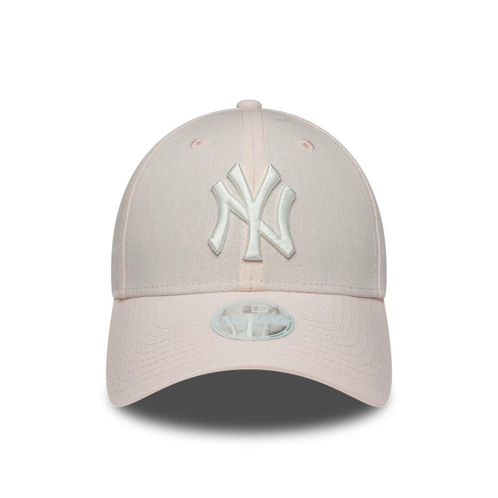New York Yankees Womens MLB Linen Pastel Pink New Era 9FORTY Adjustable Cap, front view showing a white embroidered NY logo on the structured pastel pink crown, complete with a curved visor and a 9FORTY size sticker centred on the visor.
