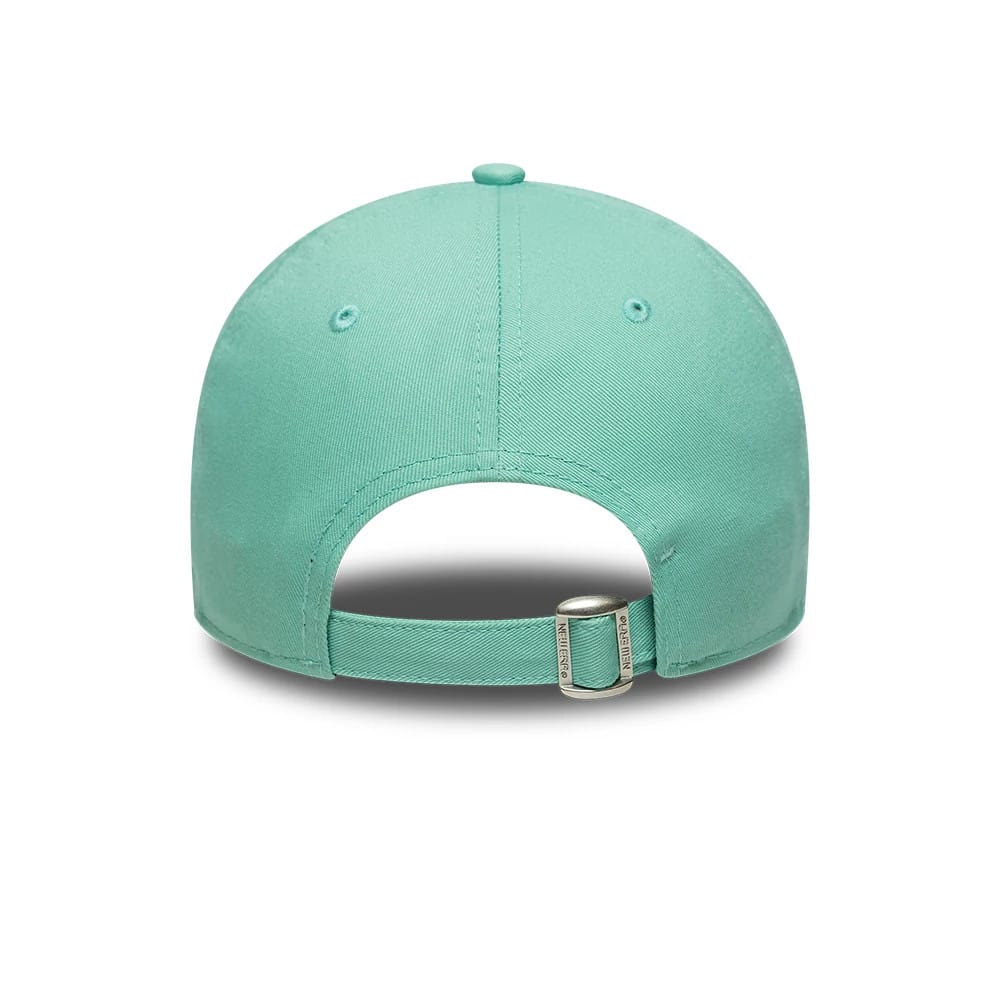 Pictured is this MLB League Essential New York Yankees 9TWENTY cap in pastel green. 4