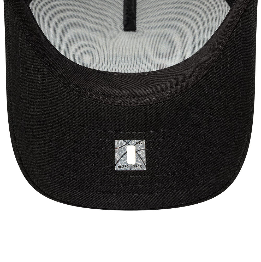 Pictured is this NBA Chicago Bulls 9FORTY M-Crown A-Frame Trucker cap in black. 5