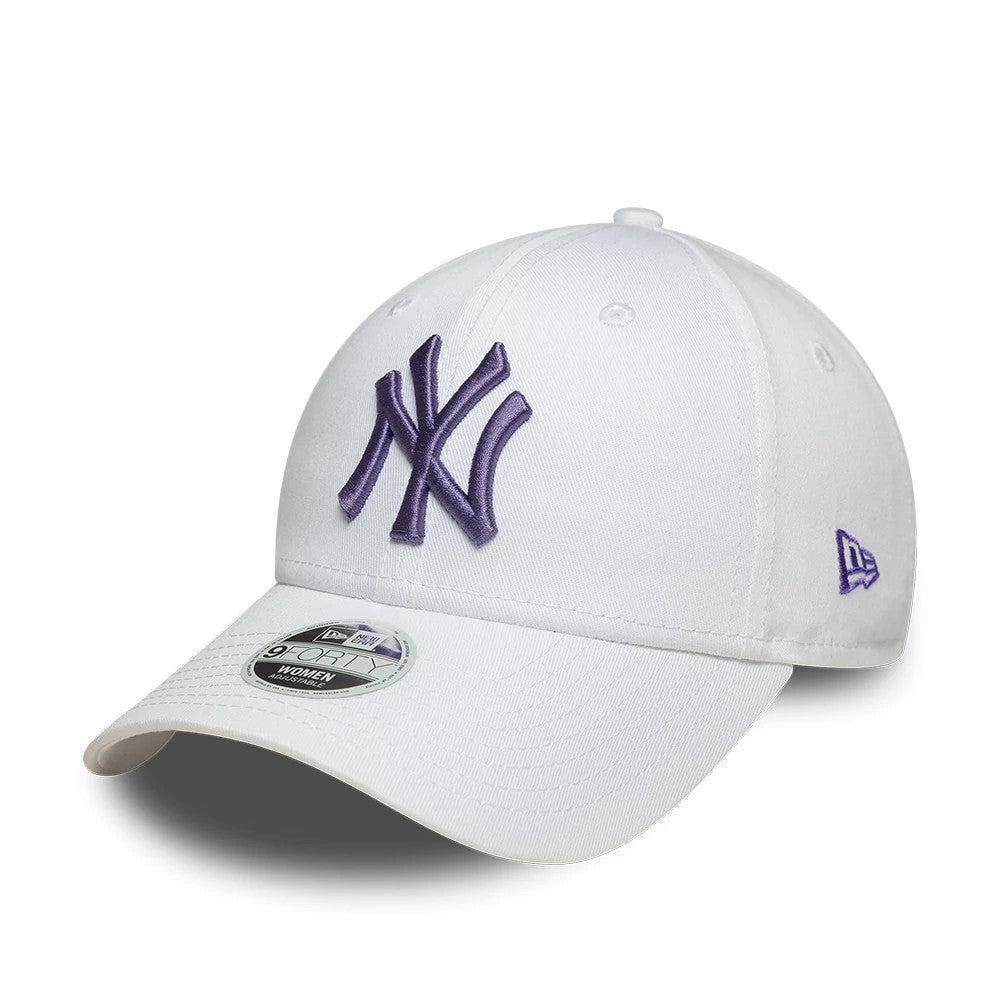 New York Yankees Womens MLB League Essential White New Era 9FORTY Adjustable Cap, three-quarter view showing the raised purple NY logo embroidered on the front panel, white curved visor with a 9FORTY size sticker.