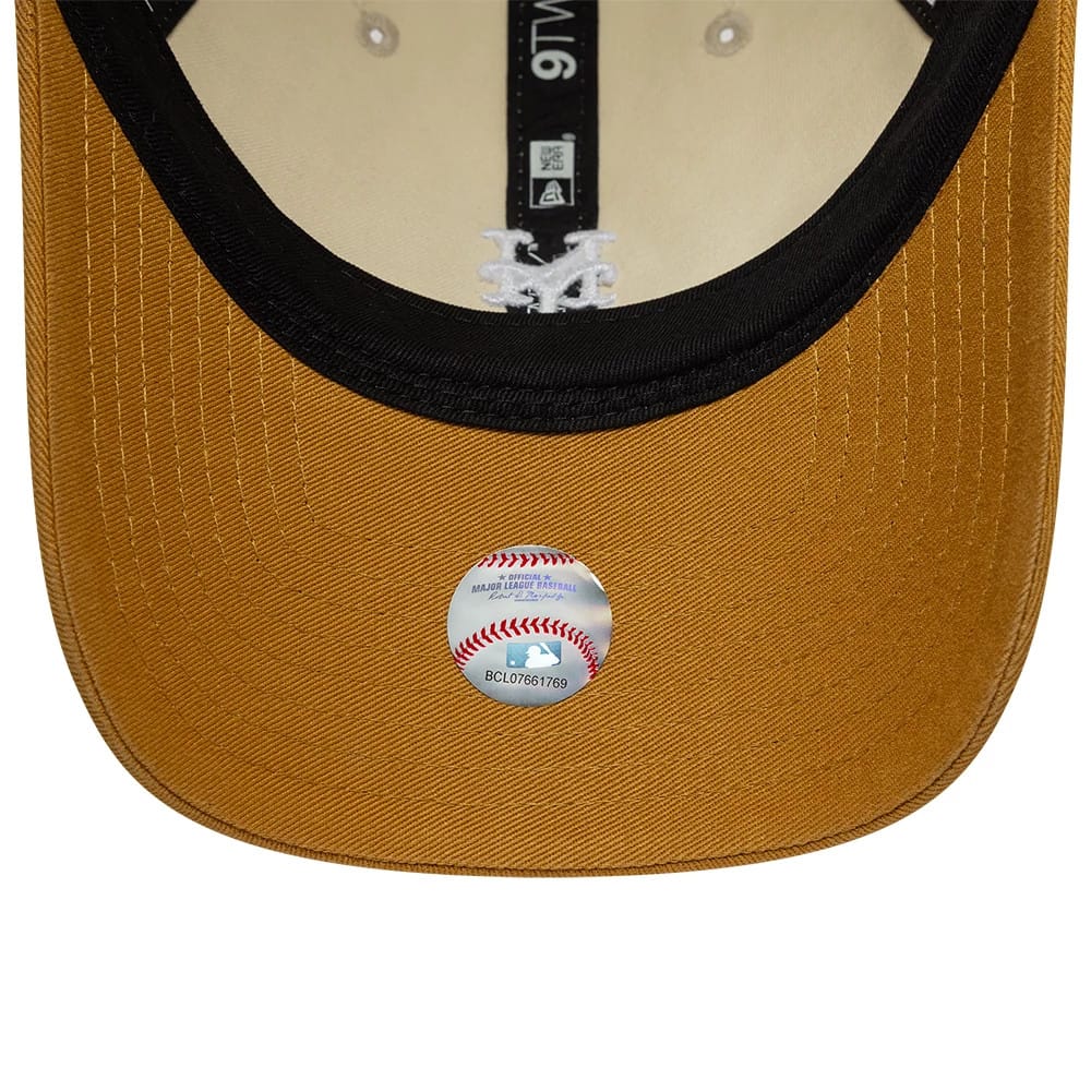 Pictured is this MLB Washed Contrast New York Mets 9TWENTY cap in Cream. 5