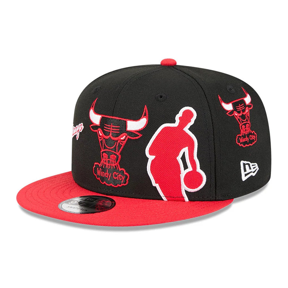 Chicago Bulls NBA Hardwood Classic ASG Black New Era 9FIFTY Snapback Adjustable Cap, front view showing red and white embroidered Bulls logos on the black structured crown, a red top button, and a flat red visor with a 9FIFTY size sticker.