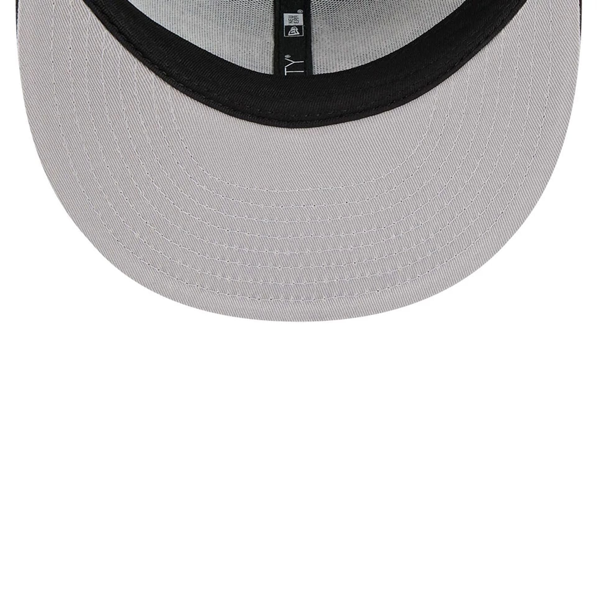 Pictured is this NBA Hardwood Classic All Star Game San Antonio Spurs 9FIFTY Snapback cap in grey. 2