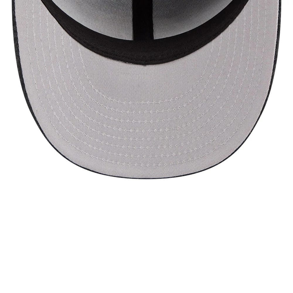Pictured is this NBA Brushed Cotton Chicago Bulls 59FIFTY Fitted cap in black. 2