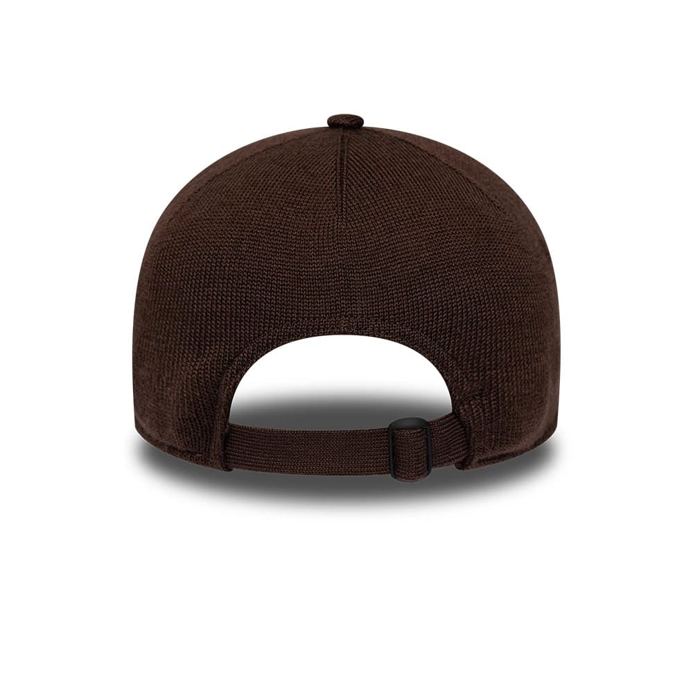 Pictured is this MLB Merino Wool New York Yankees 9TWENTY cap in dark brown. 4