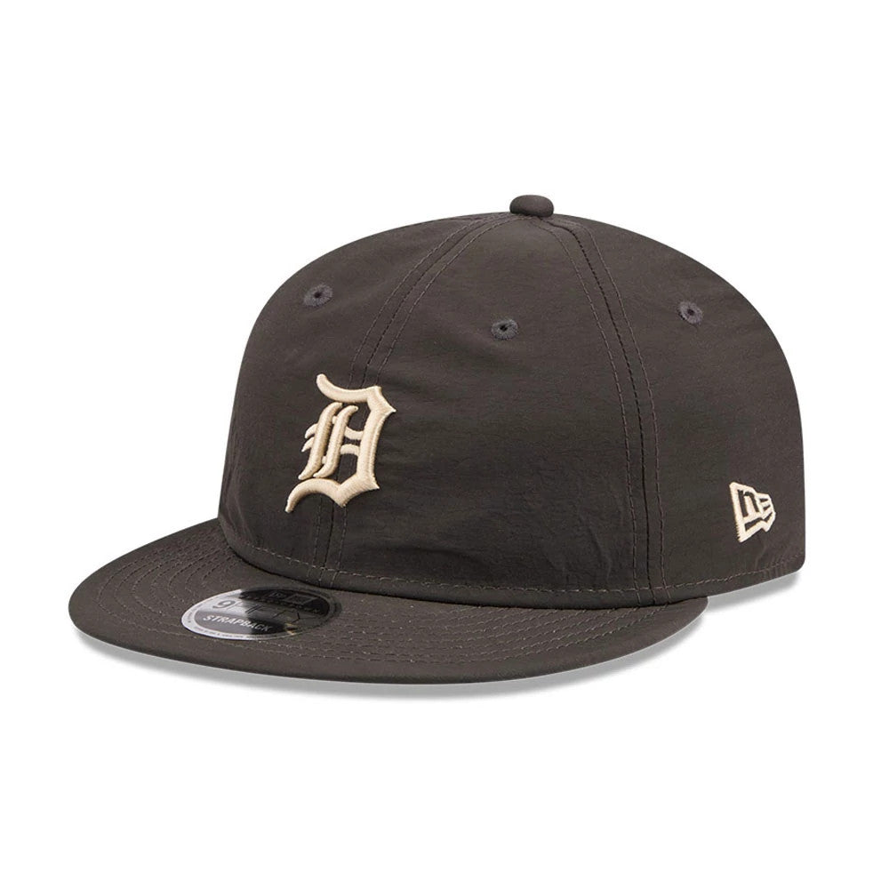 Detroit Tigers MLB Nylon Black Retro Crown New Era 9FIFTY Adjustable Cap, three-quarter view showing a cream embroidered Tigers logo on the front panel, complemented by a black flat visor with a 9FIFTY size sticker.