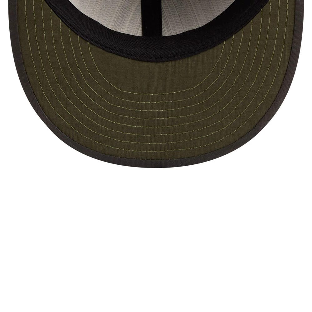 Pictured is this MLB Nylon Atlanta Braves Retro Crown 9FIFTY cap in black. 7