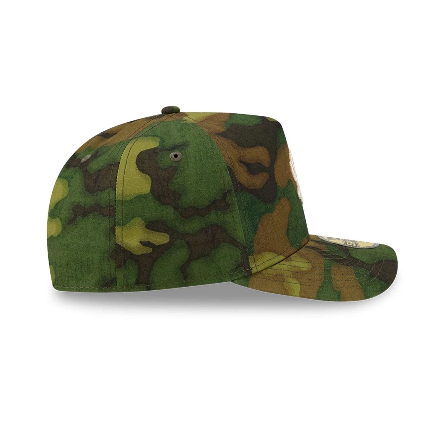 Chicago White Sox MLB Ripstop Camo New Era 59FORTY A-Frame Fitted Cap, side view showing the New Era flag logo embroidered on the left side of the structured camo pattern crown, with a curved visor and 59FORTY size sticker.