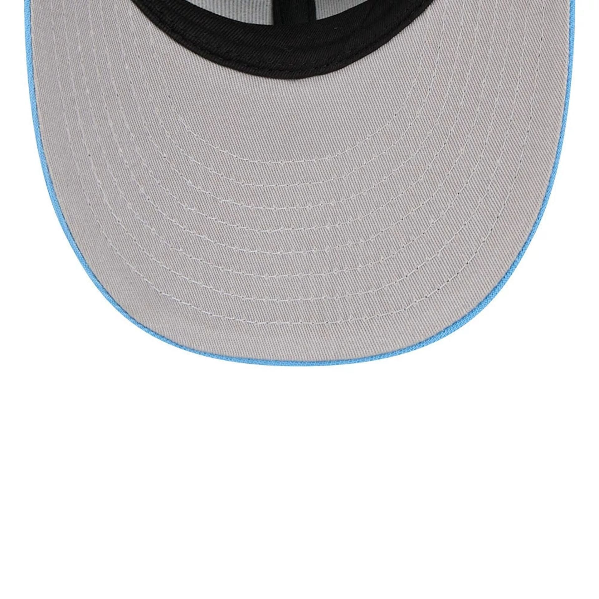 Pictured is this MLB Tweedy Cotton Boston Red Sox 59FIFTY Fitted cap in pastel blue. 2
