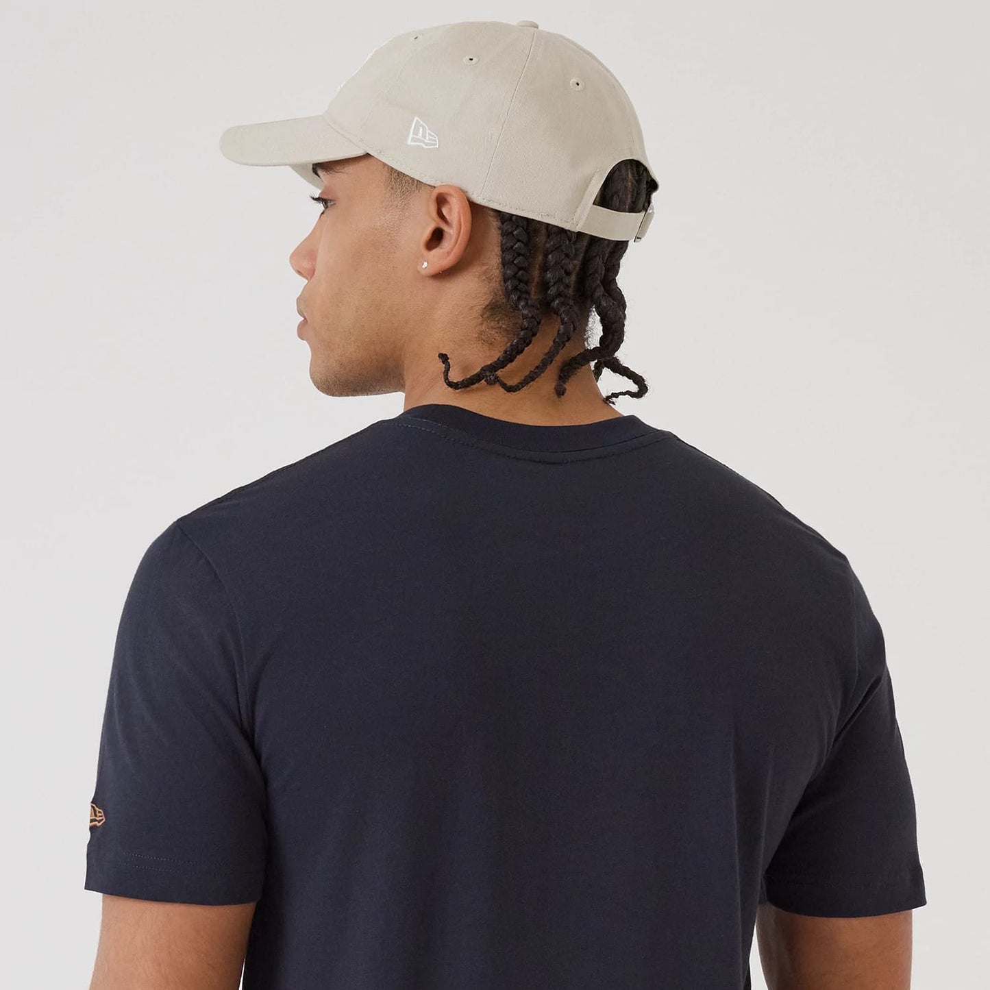 The model is wearing this MLB X Looney Tunes New York Yankees T-Shirt in navy. 7