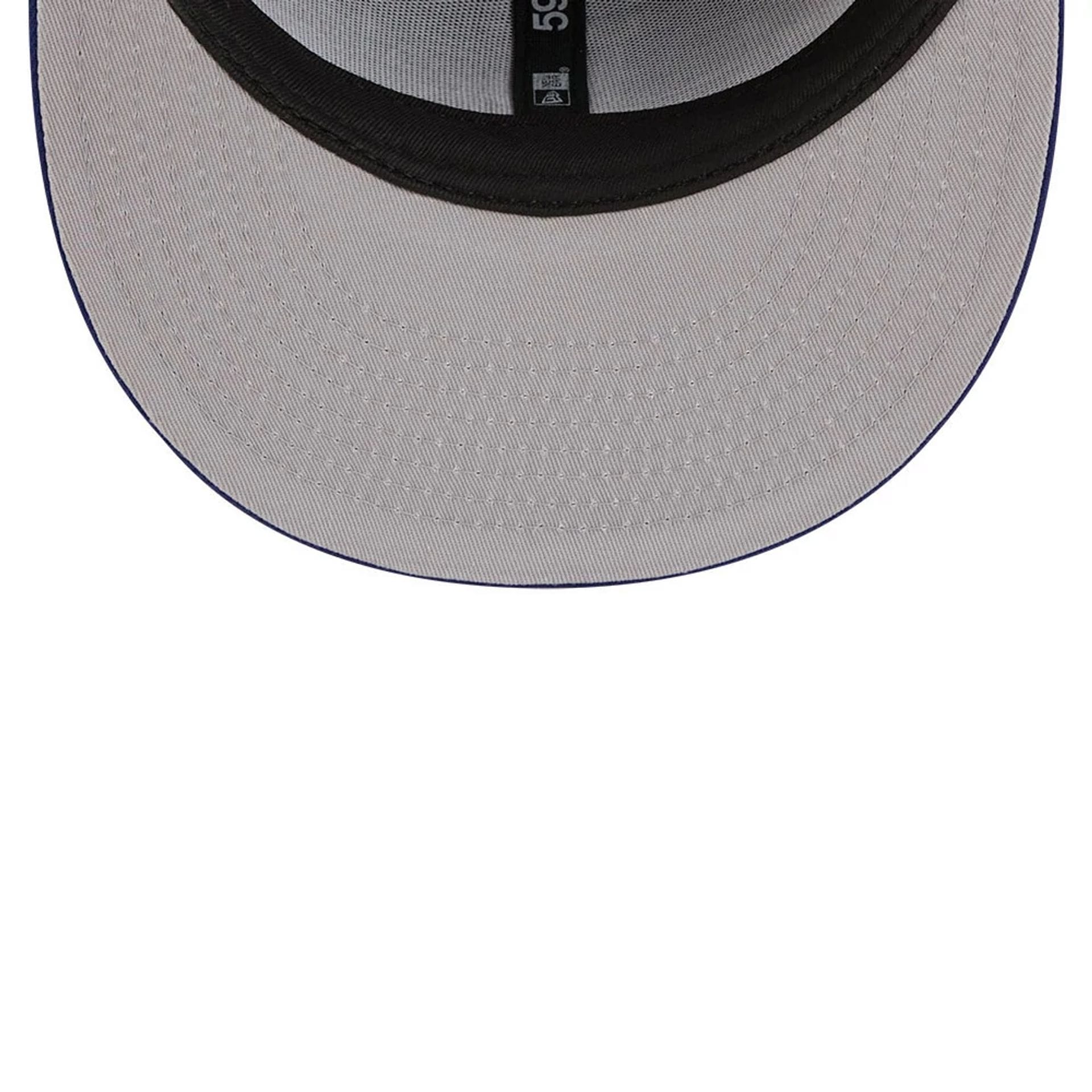 Pictured is this MLB X Looney Tunes Bugs Bunny LA Dodgers 59FIFTY Fitted cap in dark blue. 2