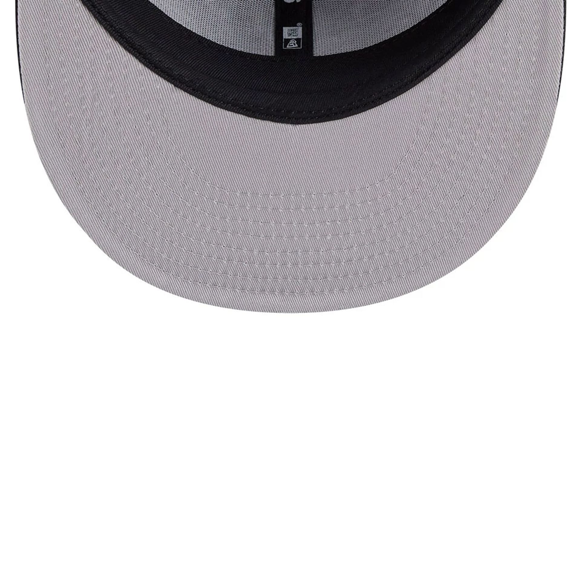 Pictured is this MiLB X Looney Tunes Bugs Bunny El Paso Chihuahuas 9FIFTY Snapback Adjustable cap in black. 2