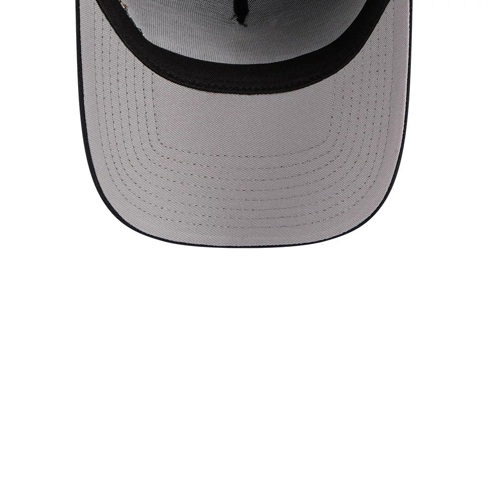 Pictured is this MLB X Looney Tunes New York Yankees 9FORTY A-Frame Adjustable cap in navy. 2