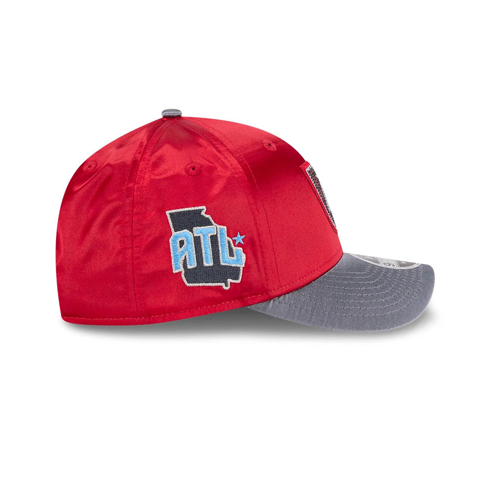 Atlanta Dream WNBA Draft 2026 Red New Era 9FORTY M-Crown Adjustable Cap, side view showing the ATL logo embroidered in black and blue on the red crown, paired with a grey curved visor and matching top button.