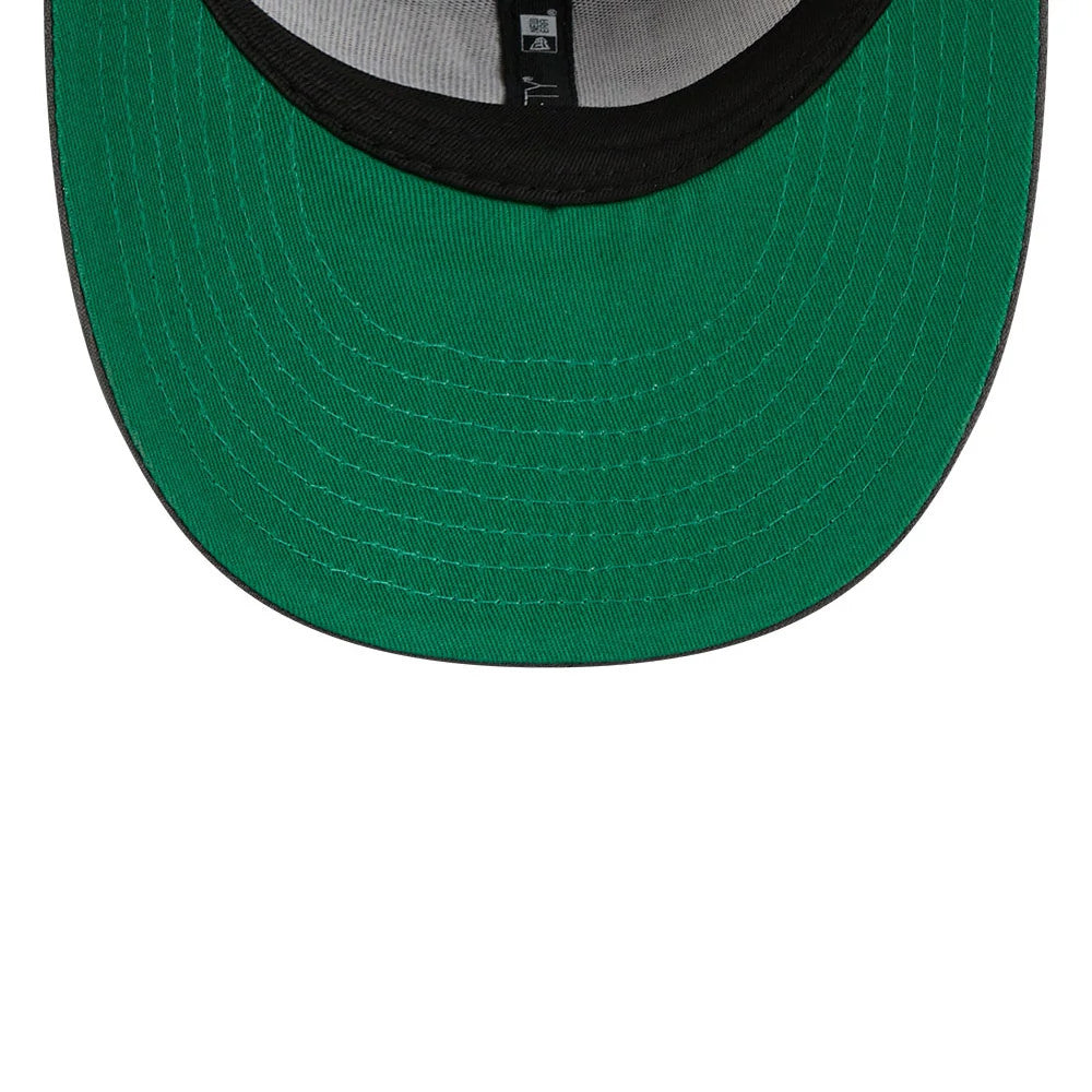 Pictured is this NHL Stanley Cup Champions LA Kings 59FIFTY Fitted cap in dark grey. 2