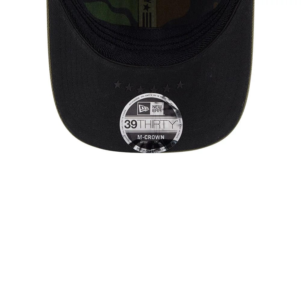 Pictured is this MLB Armed Forces Day 2026 New York Yankees 39THIRTY M-Crown Stretch Fit cap in green. 7