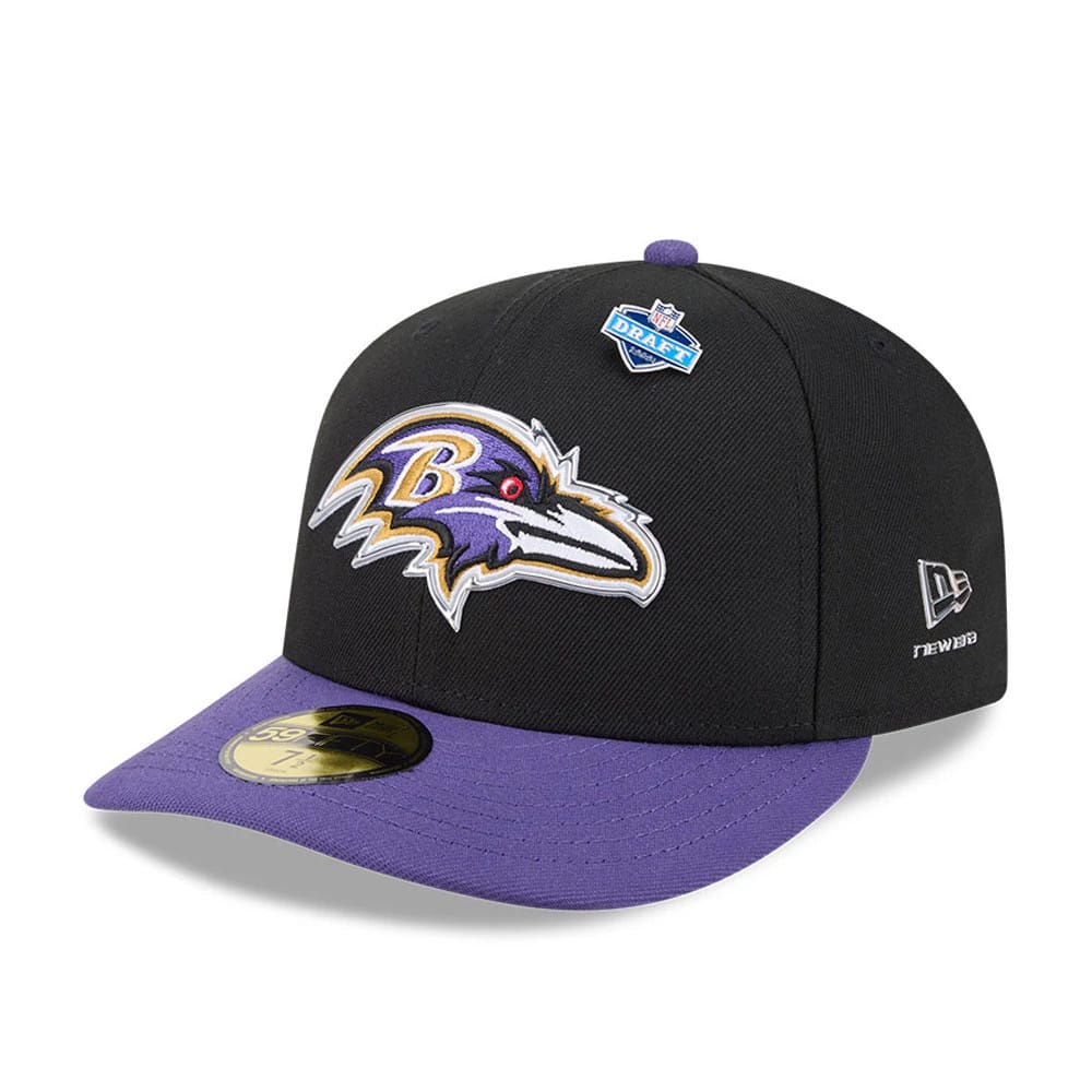 Baltimore Ravens NFL Draft 2026 Black New Era 59FIFTY Fitted Cap, front view showing the raised embroidered Ravens logo on the front panel, complemented by a purple visor and a 59FIFTY size sticker, with the NFL Draft badge above.