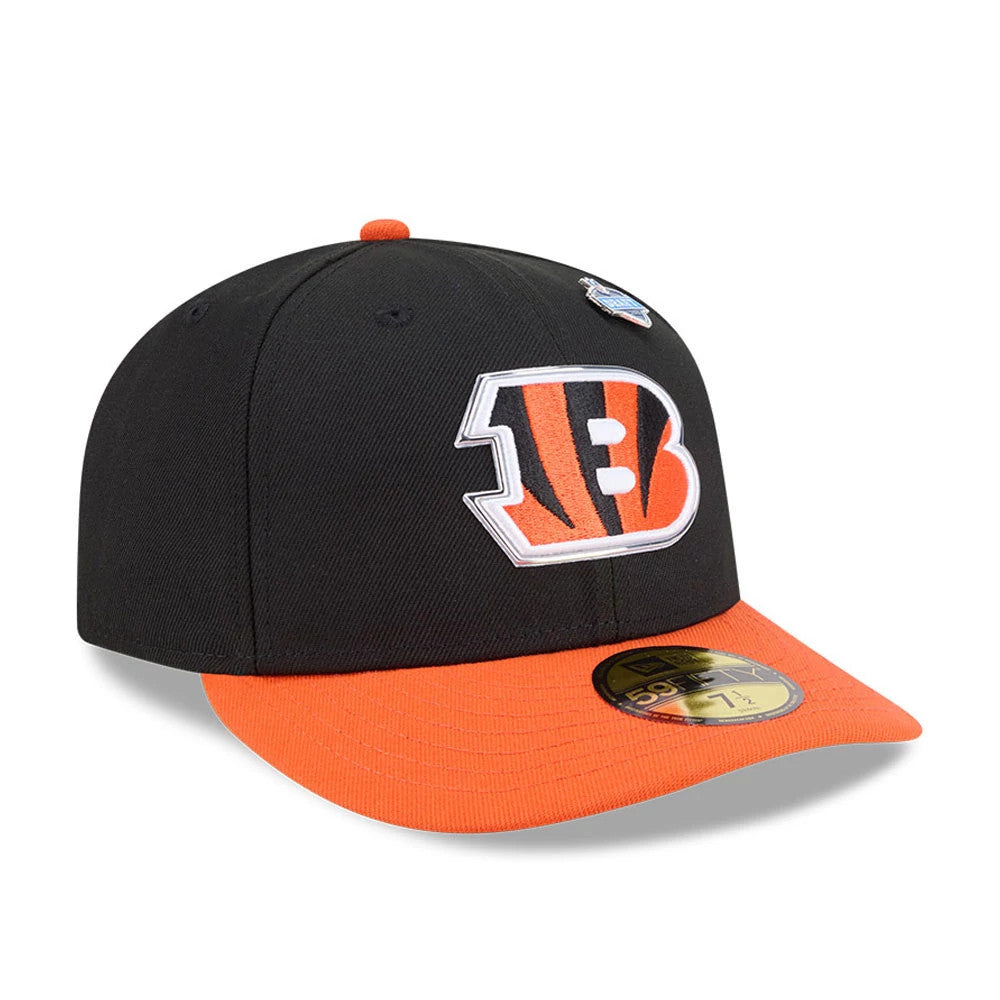 Cincinnati Bengals NFL Draft 2026 Black New Era 59FIFTY Fitted Cap, three-quarter view showing the raised embroidered Bengals logo on the black front panel, an orange flat visor with a gold 59FIFTY size sticker, and an orange top button.
