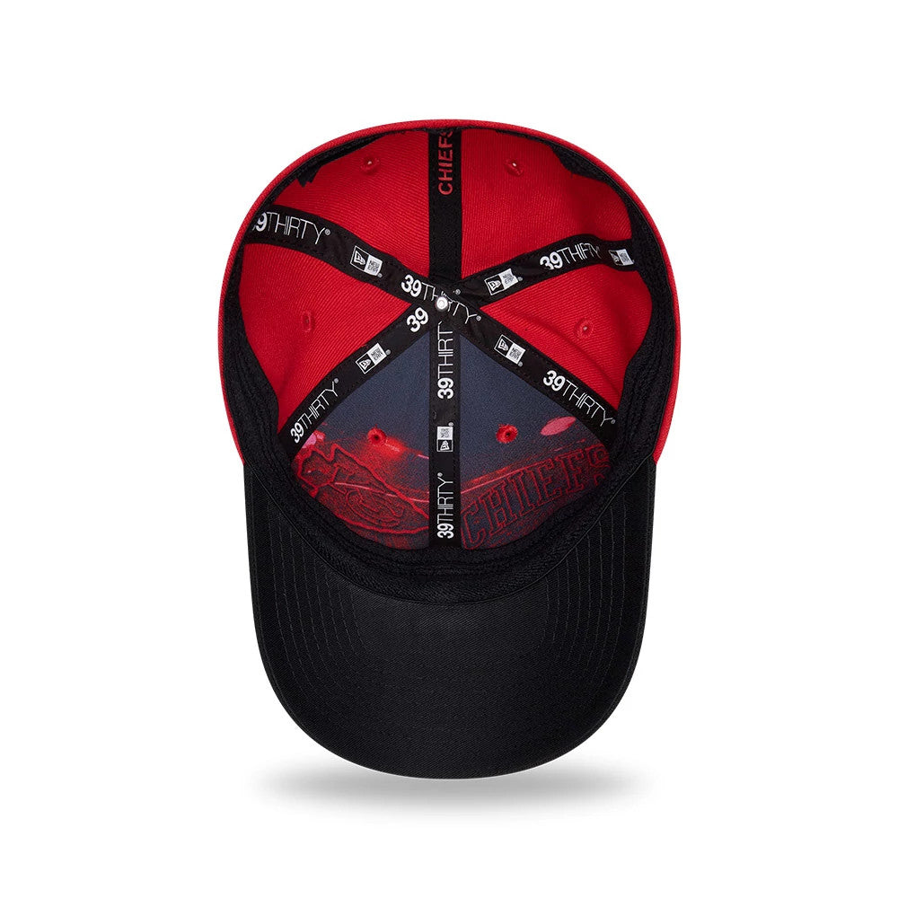 Pictured is this NFL Draft 2026 Kansas City Chiefs 39THIRTY M-Crown Stretch Fit cap in red. 2