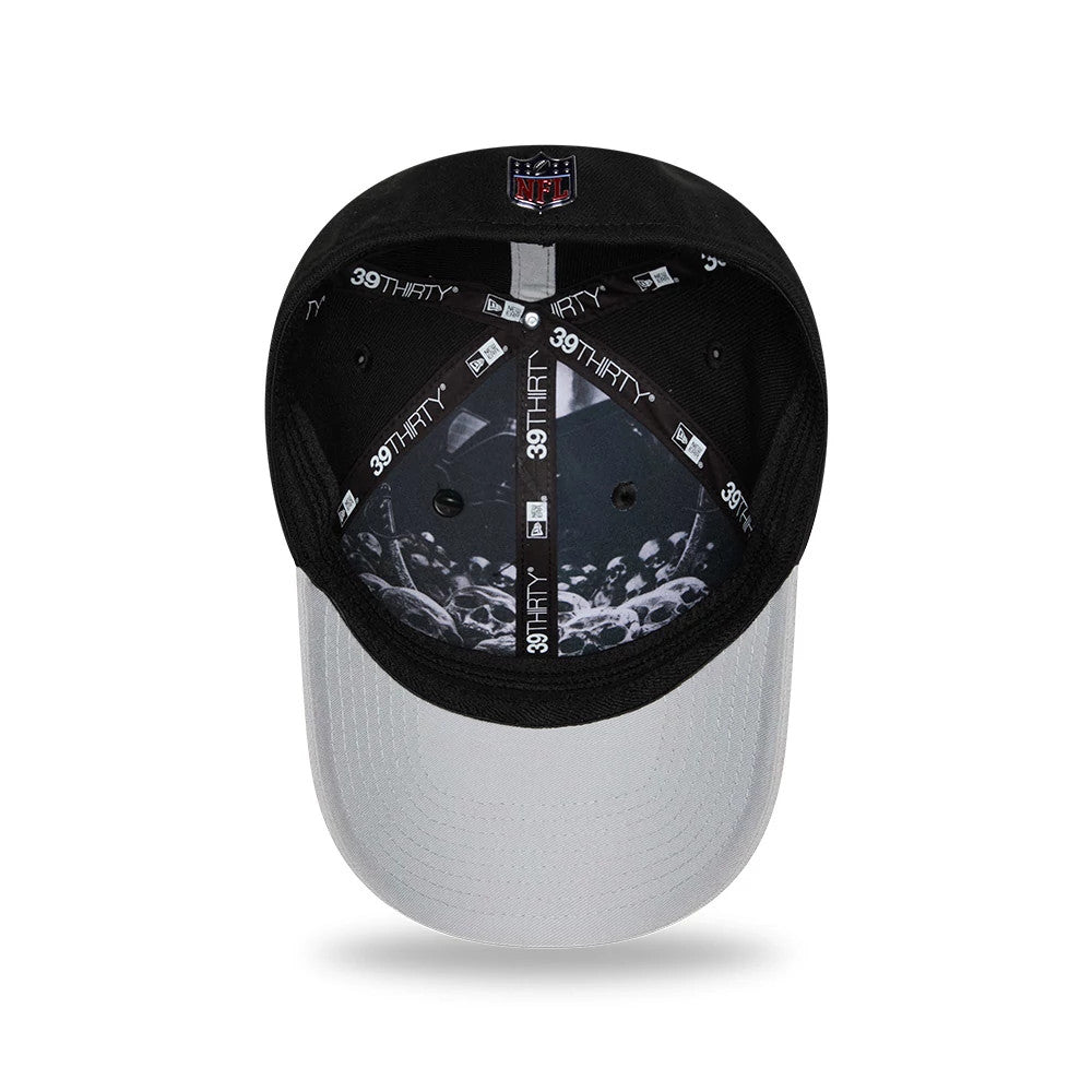 Raiders NFL Draft 2026 Black New Era 39THIRTY M-Crown Stretch Fit Cap, inside view showing black sweatband, grey undervisor, and black taping with repeated 39THIRTY and New Era logos, along with a grey printed design on the inside of the crown.