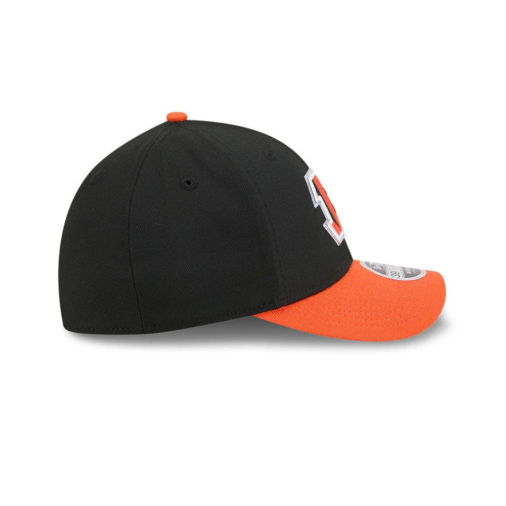 Cincinnati Bengals NFL Draft 2026 Black New Era 39THIRTY M-Crown Stretch Fit Cap, side view showing the raised embroidered Bengals logo on the front panel, a bright orange curved visor, and a 39THIRTY size sticker on the visor.