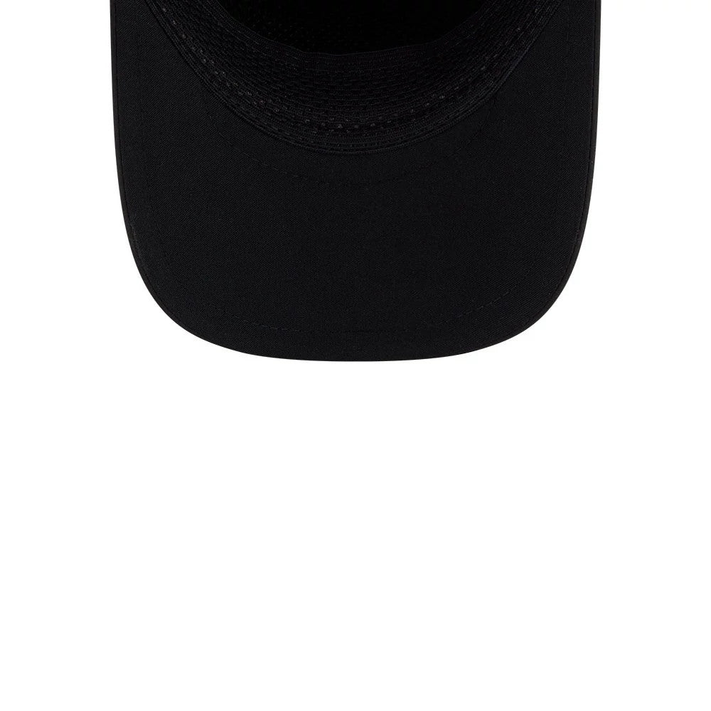 Pictured is this NHL Quickstrike LA Kings 9FORTY Apex cap in black. 7
