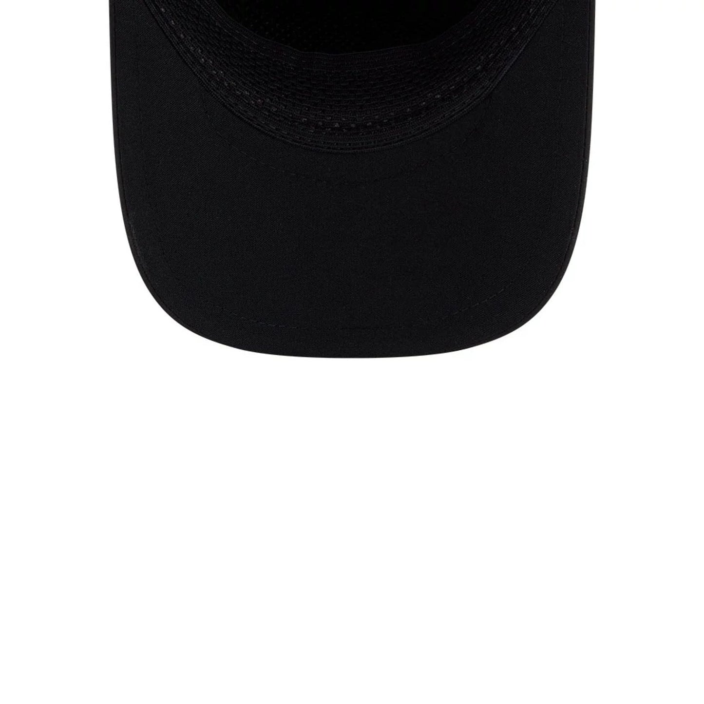 Pictured is this NHL Quickstrike LA Kings 9FORTY Apex cap in black. 7