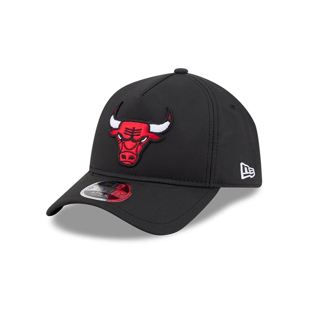 Pictured is this NBA Quickstrike Core Chicago Bulls 9FORTY Apex cap in black. 1