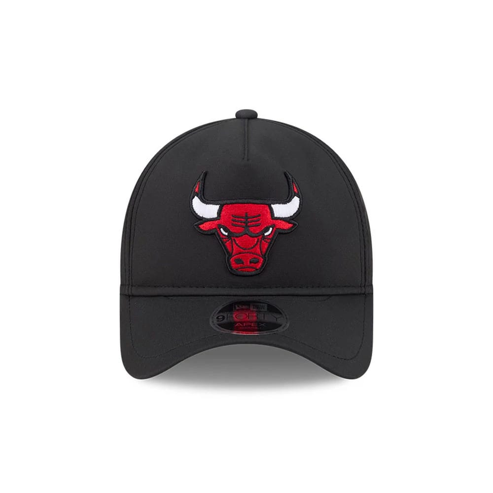 Pictured is this NBA Quickstrike Core Chicago Bulls 9FORTY Apex cap in black. 2