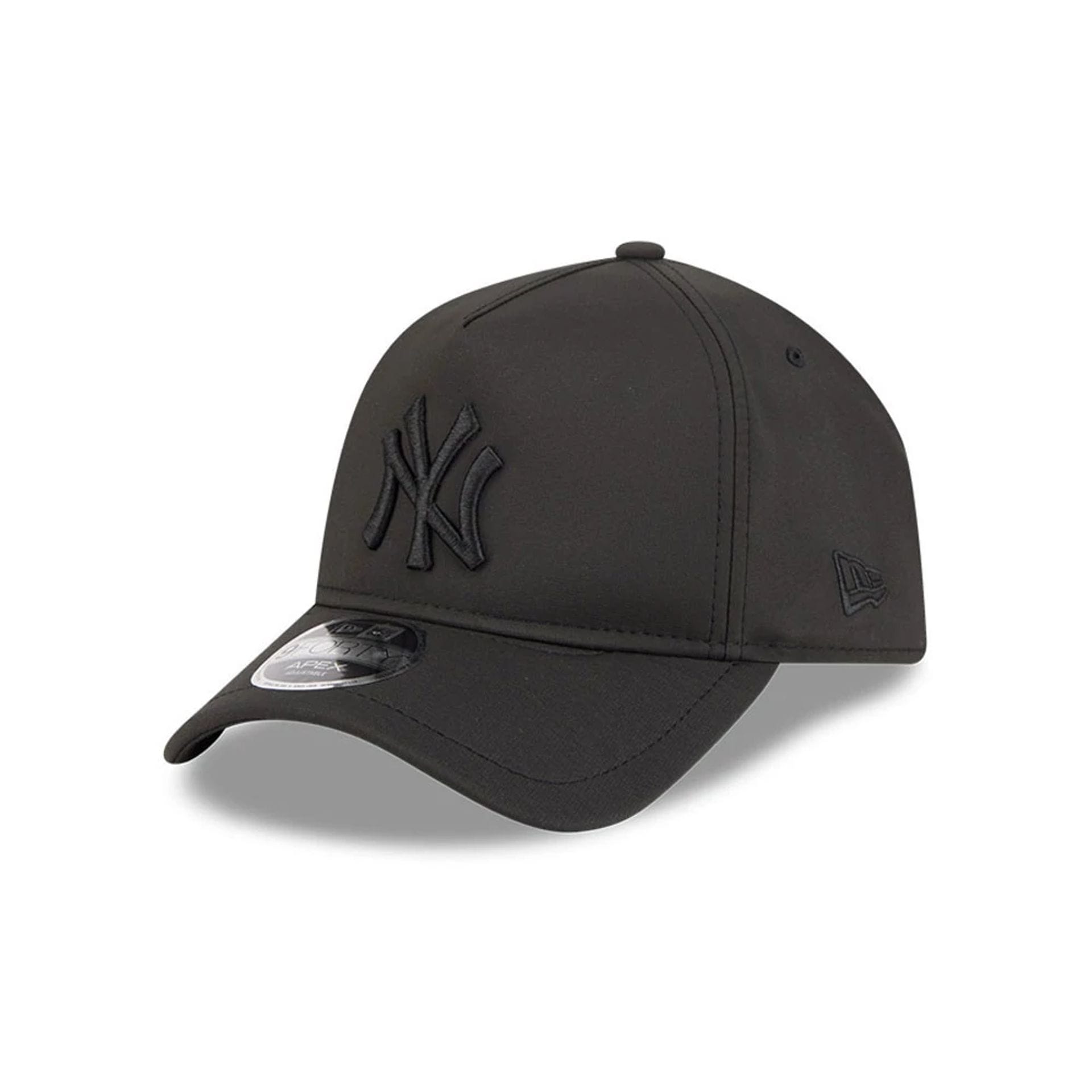 Pictured is this MLB Quickstrike New York Yankees 9FORTY Apex cap in black. 1