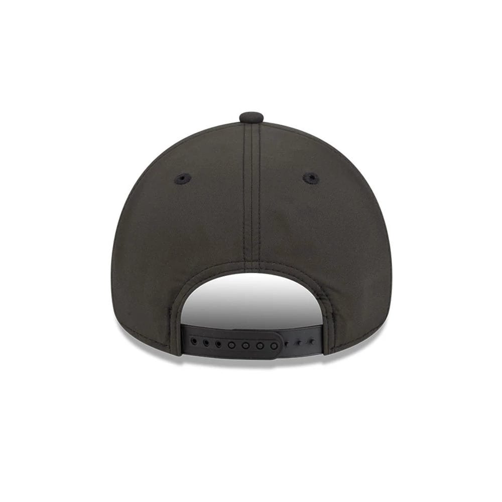 Pictured is this MLB Quickstrike Yankees 9FORTY Apex cap in black on black. 4