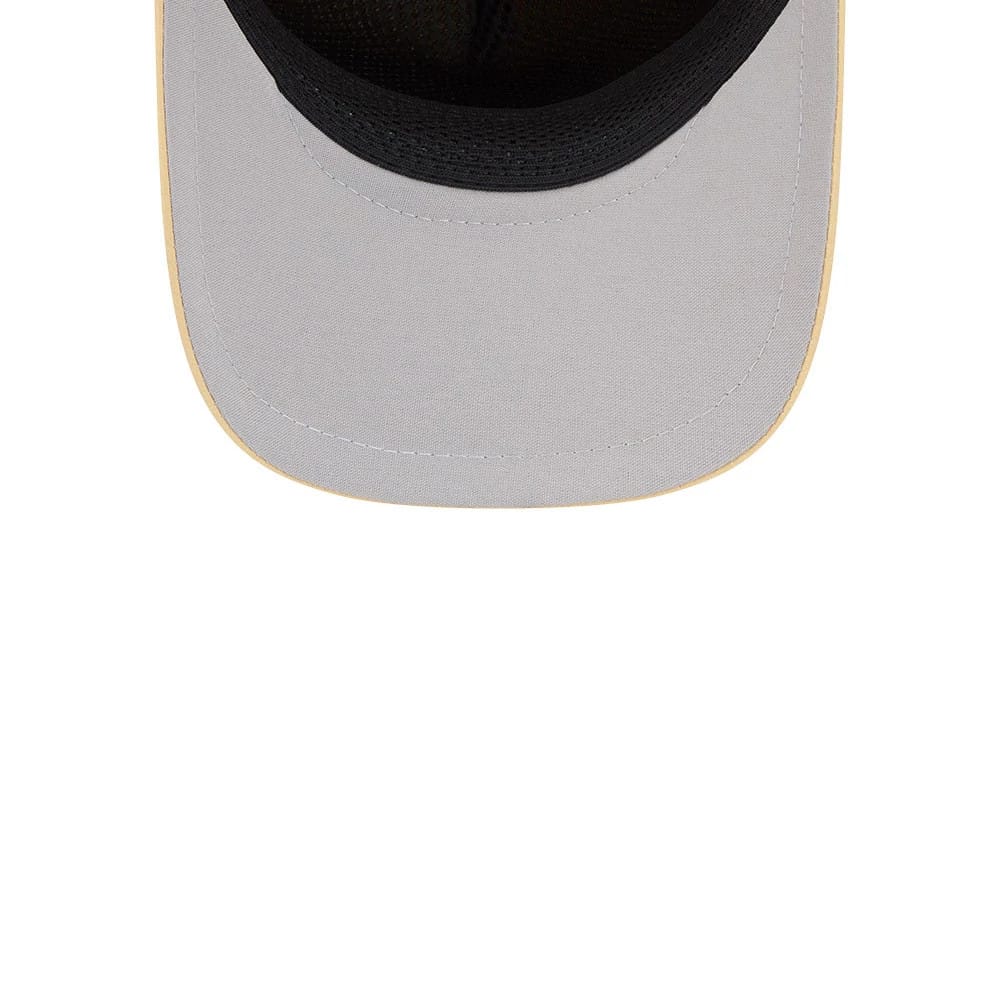 Pictured is this MLB Quickstrike Chicago White Sox 9FORTY Apex cap in white. 2