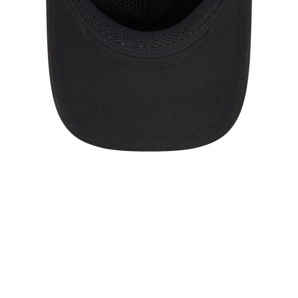 Pictured is this NBA Quickstrike Chicago Bulls 9FORTY Apex cap in black on black. 7