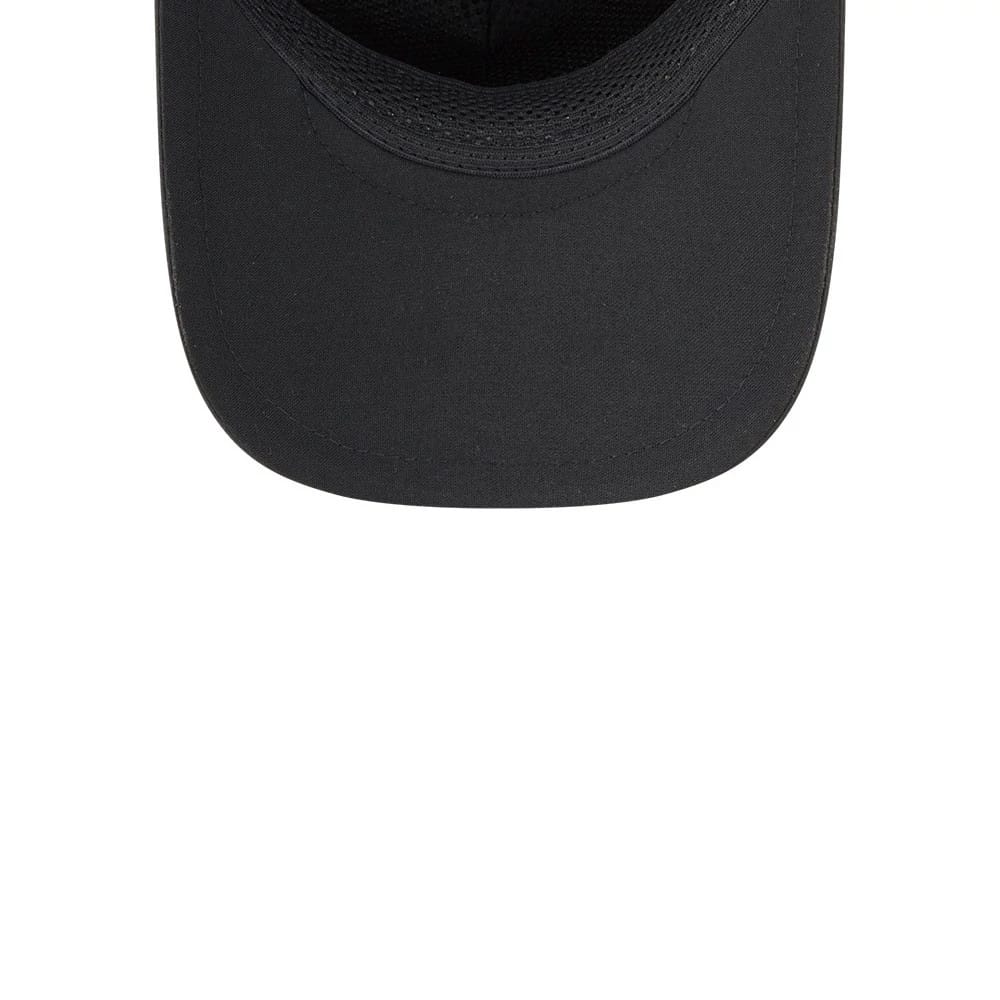 Pictured is this MLB Quickstrike Chicago White Sox 9FORTY Apex cap in black. 7