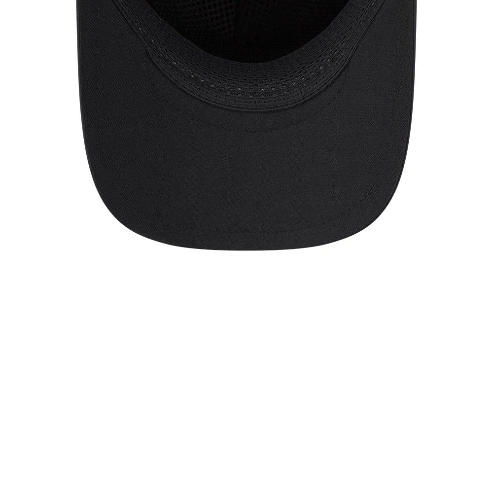 Pictured is this MLB Quickstrike New York Yankees 9FORTY Apex cap in navy. 7