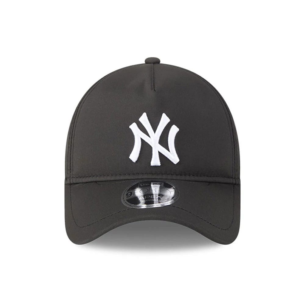 New York Yankees MLB Quickstrike Core Black New Era 9FORTY Apex Adjustable Cap, front view showing the white raised embroidered NY logo on the structured black crown, with a 9FORTY size sticker on the slightly curved visor.