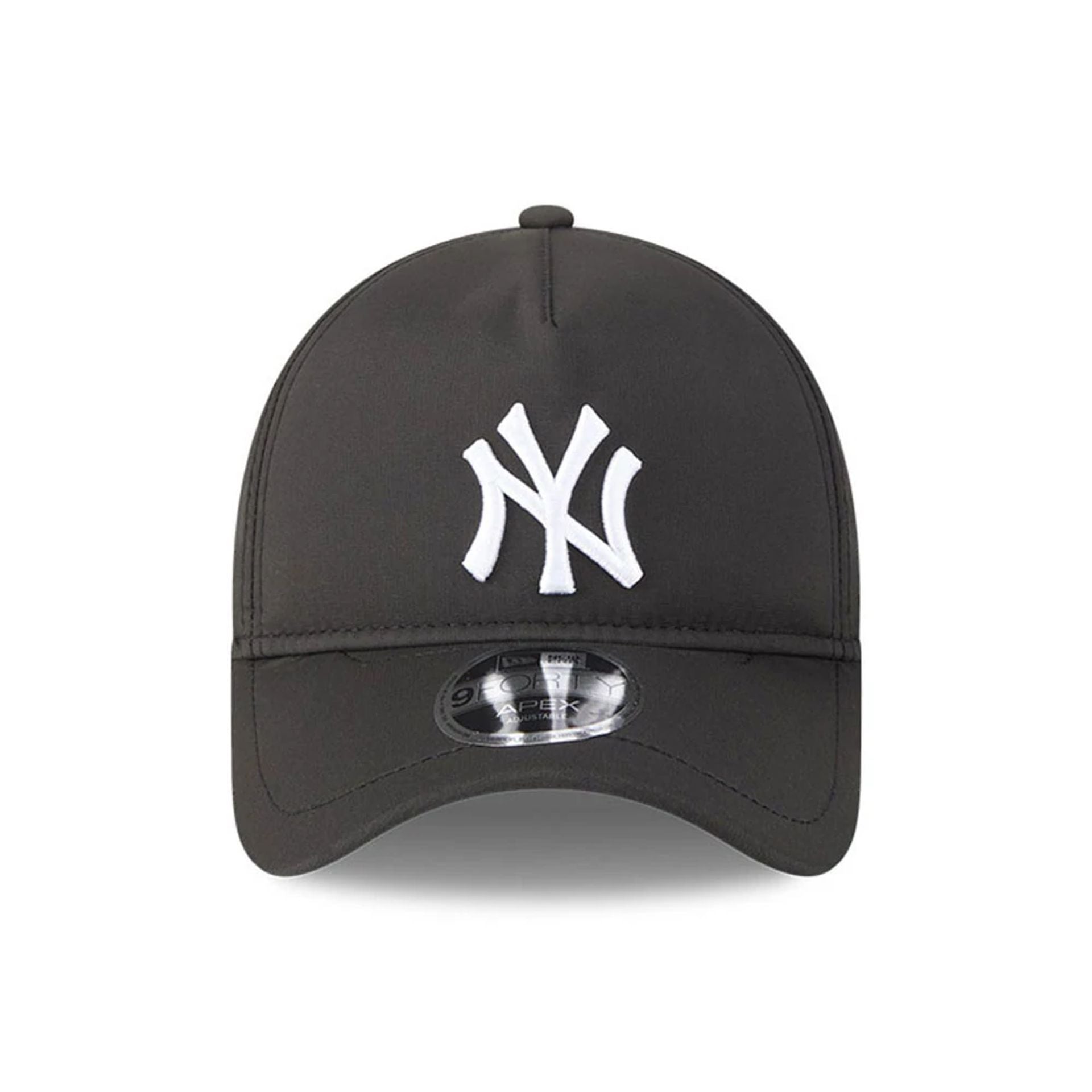 Pictured is this MLB Quickstrike New York Yankees 9FORTY Apex cap in black. 2